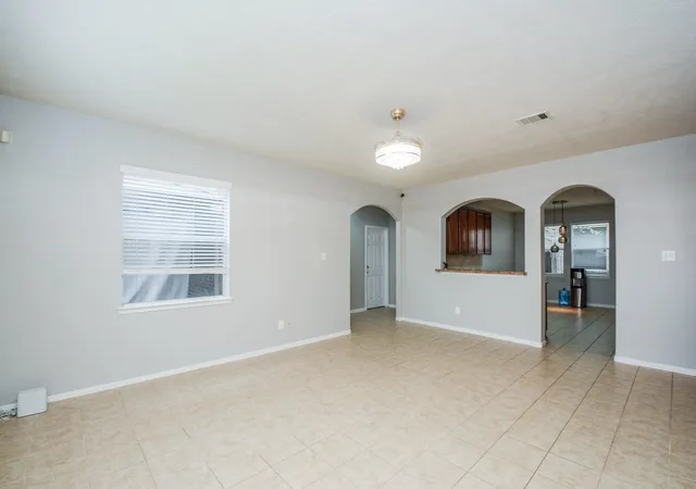 Photo 3 of Single family home for sale at 6911 Kamiah Ct, Houston, TX 77040 | MLS# 93299263 | Listing updated on 2026-09-08