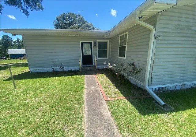 Photo 1 of Sale Pending at 295 Lazy Holw Ln, Livingston, TX 77351 | MLS# 37088451 | Listing updated on 2026-09-17