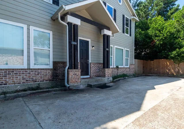 3rd image of 1421 Avenue 20 1/2 St #A /B, Huntsville, TX 77340 | MLS# 28364071