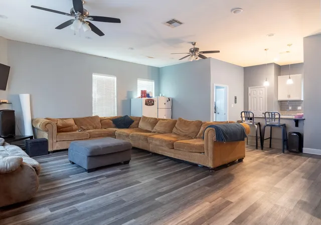 5th image of 1421 Avenue 20 1/2 St #A /B, Huntsville, TX 77340 | MLS# 28364071