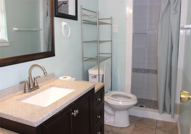 19th image of 300 E Austin Ave, Palacios, TX 77465 | MLS# 50941001