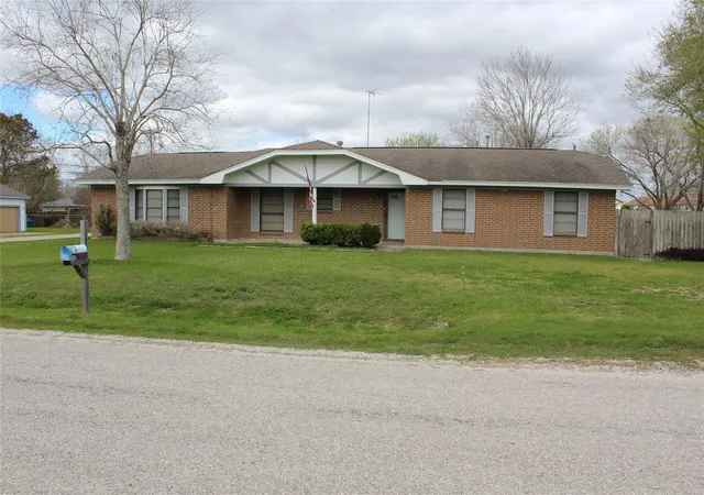 1st image of 300 E Austin Ave, Palacios, TX 77465 | MLS# 50941001