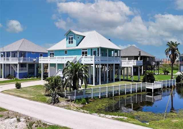 4th image of 942 Kent, Port Bolivar, TX 77650 | MLS# 96314145