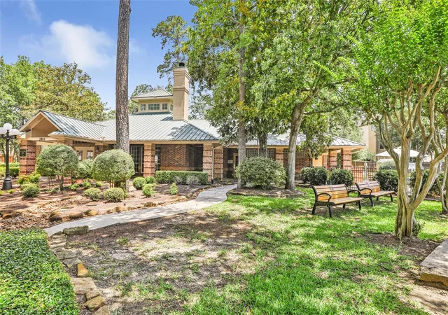 2nd image of 2815 Kings Xing Dr, Kingwood, TX 77345