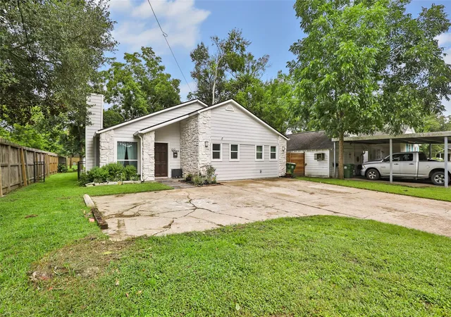 Photo 3 of Single family home for sale at 610 Maryland St, Liberty, TX 77575 | MLS# 94863449 | Listing updated on 2026-09-28
