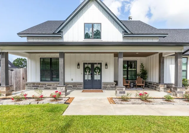 Photo 3 of Single family home for sale at 670 Dayna Ln, Sour Lake, TX 77659 | MLS# 24778633 | Listing updated on 2026-08-13