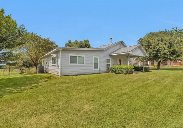 Photo 2 of Single family home for sale at 5950 County Rd 331, Plantersville, TX 77363 | MLS# 42045366 | Listing updated on 2026-08-11