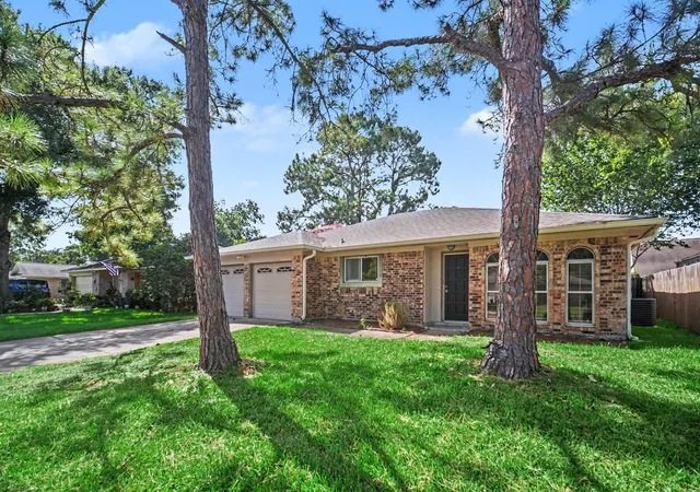 Photo 2 of Single family home for sale at 16463 Hickory Knoll Dr, Houston, TX 77059 | MLS# 57596340 | Listing updated on 2026-08-13