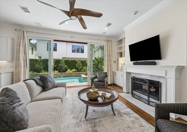 Photo 3 of Sale Pending at 4111 Sunset Blvd, Houston, TX 77005 | MLS# 80018505 | Listing updated on 2026-09-01