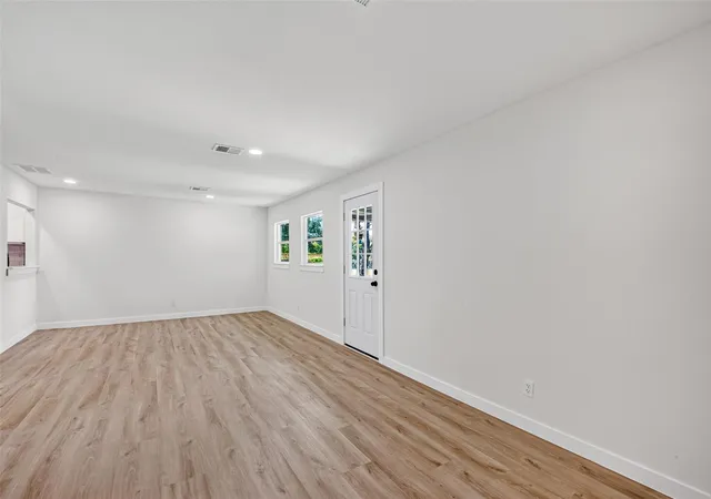 Photo 3 of Sale Pending at 13030 Knollcrest St, Houston, TX 77015 | MLS# 46920097 | Listing updated on 2026-10-06