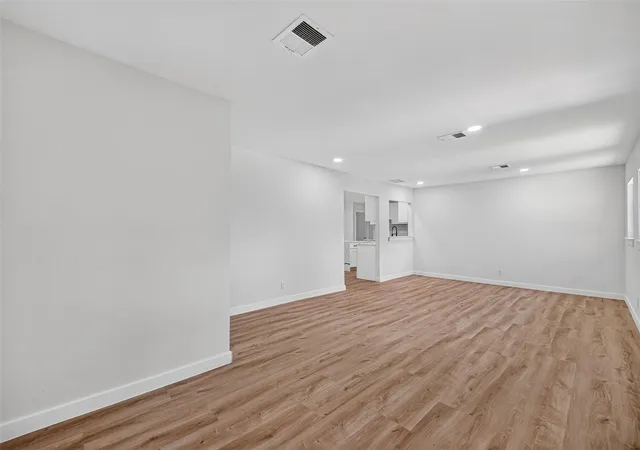 Photo 4 of Sale Pending at 13030 Knollcrest St, Houston, TX 77015 | MLS# 46920097 | Listing updated on 2026-10-06