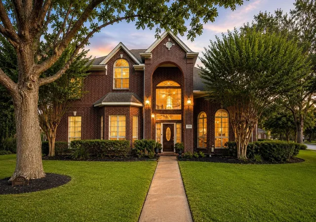 1st image of 5353 Hidalgo St, Houston, TX 77056 | MLS# 10989826