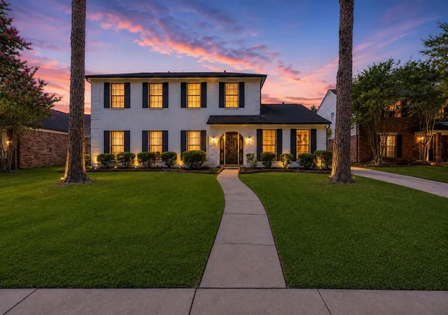 Photo 2 of Single family home for sale at 16011 Pinyon Crk Dr, Houston, TX 77095 | MLS# 50068349 | Listing updated on 2026-09-12