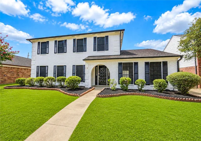 Photo 3 of Single family home for sale at 16011 Pinyon Crk Dr, Houston, TX 77095 | MLS# 50068349 | Listing updated on 2026-09-12