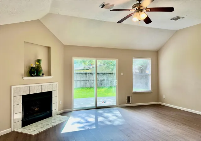 2nd image of 16915 Lighthouse View Dr, Friendswood, TX 77546 | MLS# 48845456