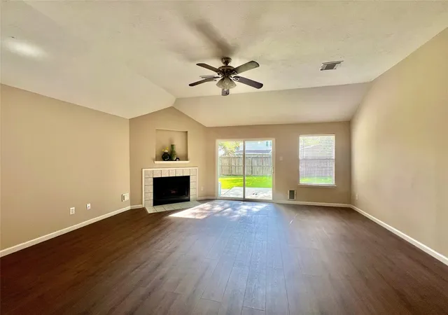 3rd image of 16915 Lighthouse View Dr, Friendswood, TX 77546 | MLS# 48845456