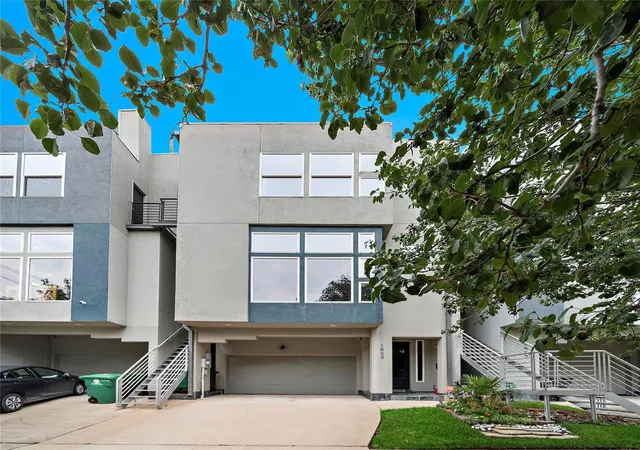 2nd image of 1822 Brun St, Houston, TX 77019 | MLS# 81583977