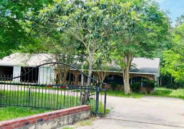 Photo 3 of Single family home for sale at 142 County Road 322, Cleveland, TX 77327 | MLS# 95590790 | Listing updated on 2026-10-07