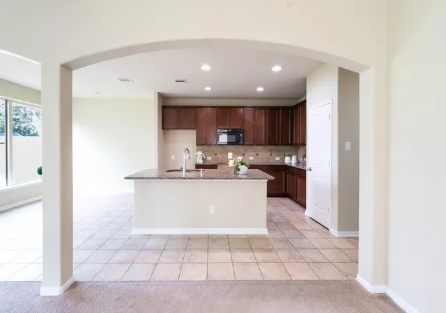 Photo 4 of Single family home for sale at 9408 Savannah Holly Dr, Houston, TX 77075 | MLS# 33840746 | Listing updated on 2026-09-15