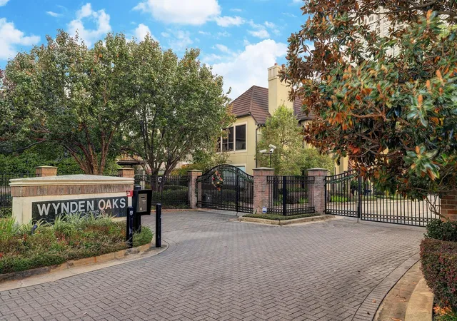 3rd image of 41 Wynden Oaks Dr, Houston, TX 77056 | MLS# 58079049