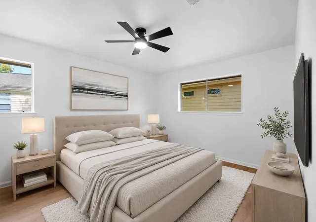 4th image of 719 E 40Th 1/2 St, Houston, TX 77022 | MLS# 68350214