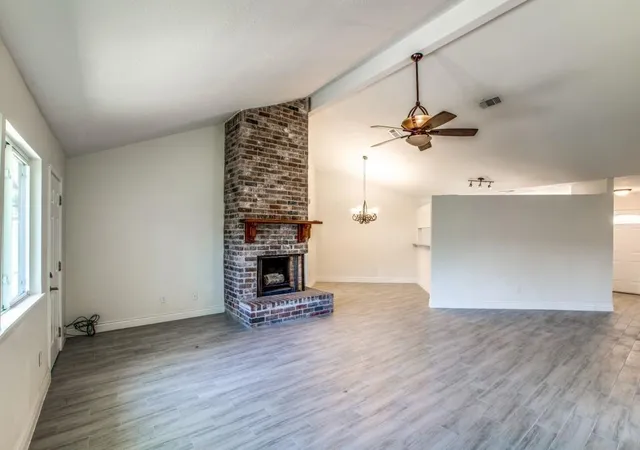 Photo 3 of Single family home for sale at 6306 Fallengate Dr, Spring, TX 77373 | MLS# 37150003 | Listing updated on 2026-10-11