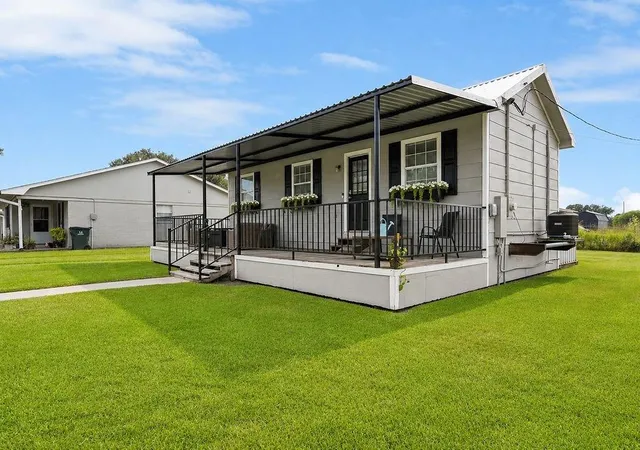 Photo 3 of Single family home for sale at 2207 Bunton Dr, El Campo, TX 77437 | MLS# 32055232 | Listing updated on 2026-08-23