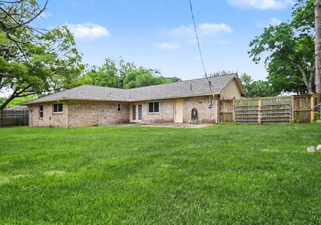 21st image of 114 E Wildwinn Dr, Alvin, TX 77511 | MLS# 18388496
