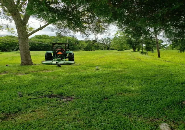 2nd image of 410 Laredo St, Baytown, TX 77520 | MLS# 58914871