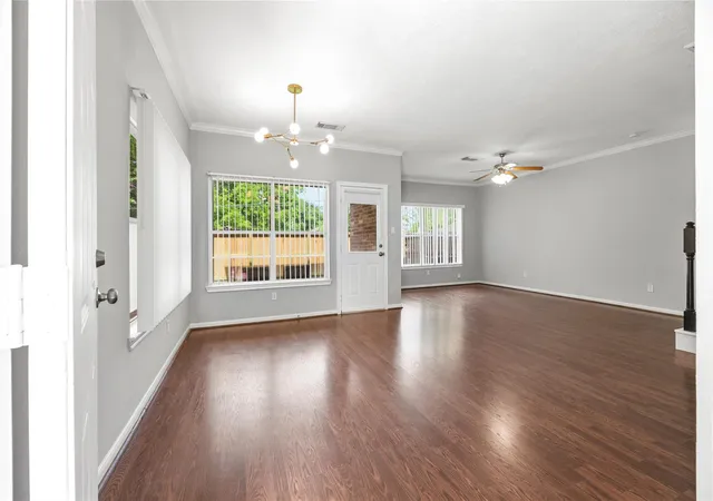 3rd image of 5227 Brinkman Ct, Houston, TX 77091 | MLS# 54713818
