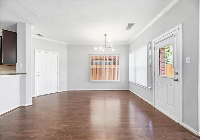 4th image of 5227 Brinkman Ct, Houston, TX 77091 | MLS# 54713818