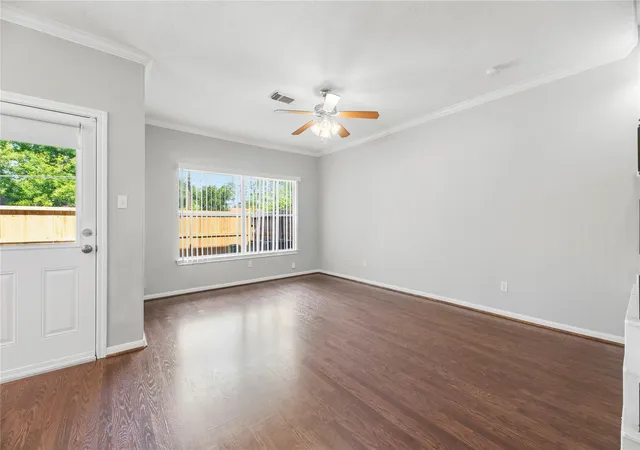 5th image of 5227 Brinkman Ct, Houston, TX 77091 | MLS# 54713818