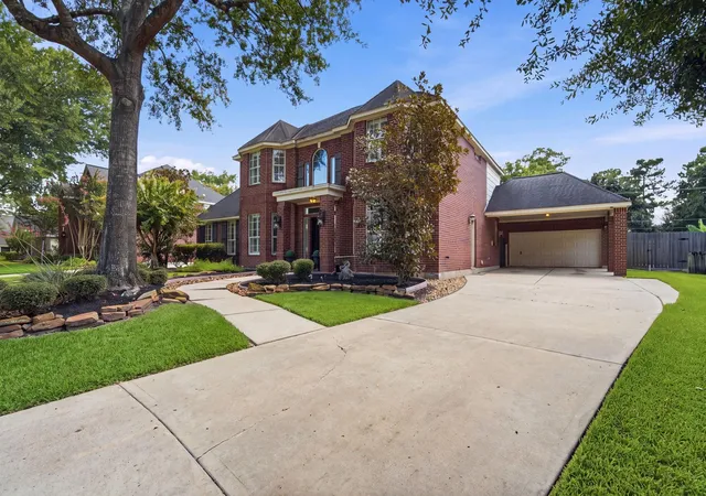 Photo 3 of Single family home for sale at 18911 Big Cypress Dr, Spring, TX 77388 | MLS# 52971298 | Listing updated on 2026-09-15
