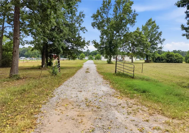 Photo 1 of Single family home for sale at 18492 Parker Rd, Cleveland, TX 77328 | MLS# 82870643 | Listing updated on 2026-08-17