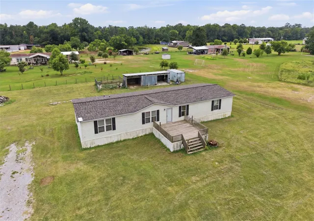 Photo 2 of Single family home for sale at 18492 Parker Rd, Cleveland, TX 77328 | MLS# 82870643 | Listing updated on 2026-08-17
