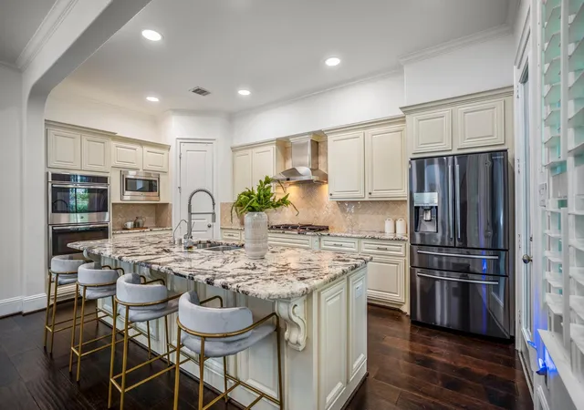 5th image of 908 Amelia St, Sugar Land, TX 77478 | MLS# 90989532