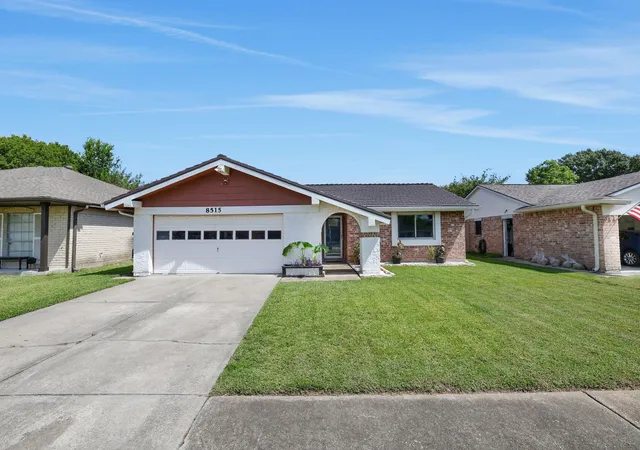 Photo 3 of Single family home for sale at 8515 Oakhaven Rd, La Porte, TX 77571 | MLS# 11679370 | Listing updated on 2026-08-22