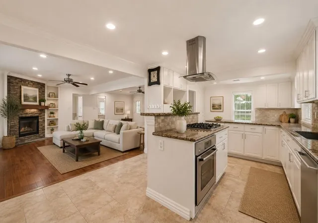 Photo 1 of Single family home for sale at 8522 Westview Dr, Houston, TX 77055 | MLS# 5594419 | Listing updated on 2026-09-16
