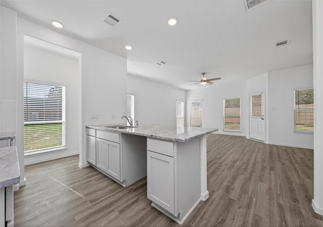 4th image of 12371 Sunset Canyon Wy, Willis, TX 77318 | MLS# 34233000