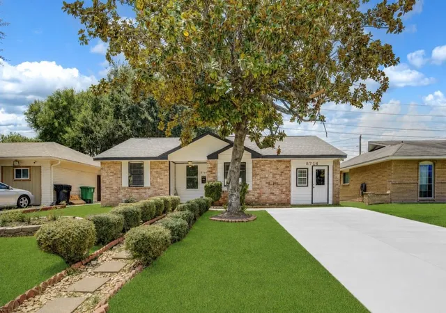 1st image of 8714 Amblewood Dr, Houston, TX 77099 | MLS# 88552070