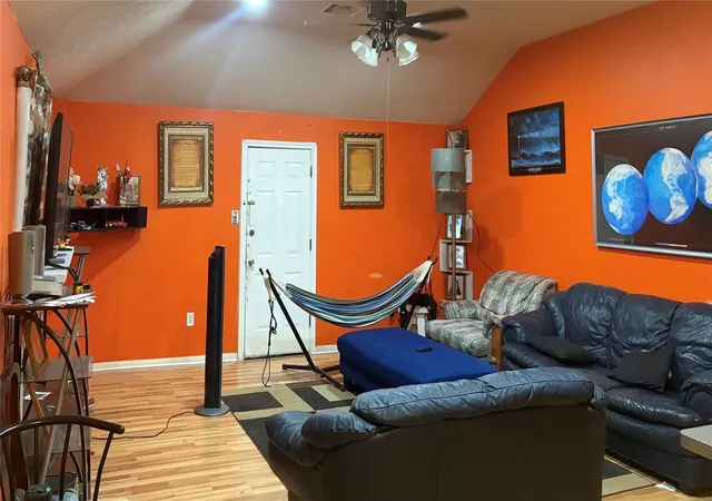 Photo 3 of Single family home for sale at 3010 Greenbriar Springs Dr, Houston, TX 77073 | MLS# 58044258 | Listing updated on 2026-08-31