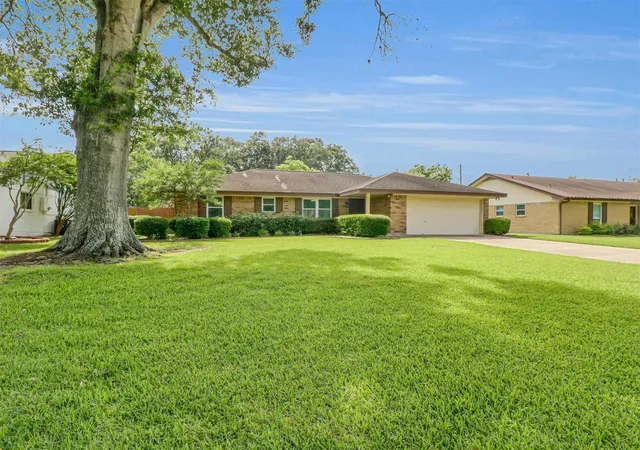 3rd image of 805 Bluebonnet Lane, Katy, TX 77493 | MLS# 95015069