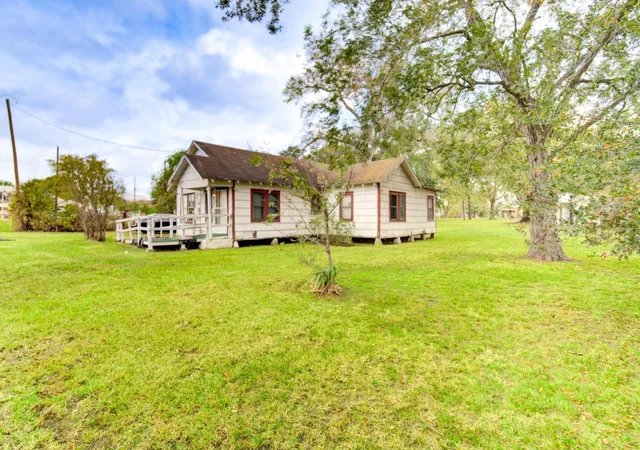 3rd image of 8109 Main St, Fulshear, TX 77441 | MLS# 73409393
