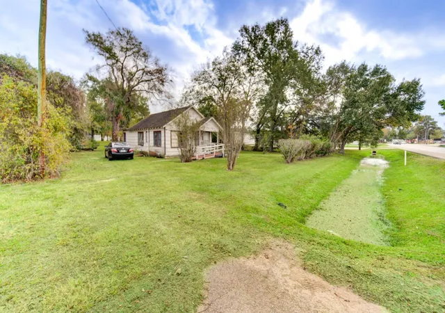 4th image of 8109 Main St, Fulshear, TX 77441 | MLS# 73409393