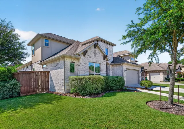 Photo 3 of Sale Pending at 13118 Six Rivers Dr, Humble, TX 77346 | MLS# 23137960 | Listing updated on 2026-09-16
