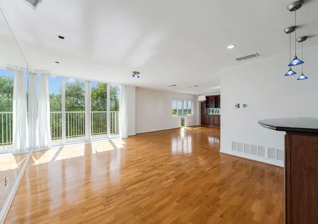 4th image of 3600 Montrose Blvd #501, Houston, TX 77006 | MLS# 28129019