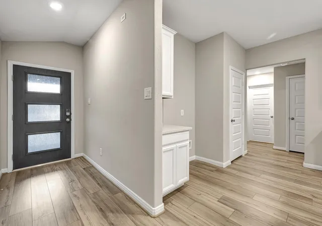 4th image of 5603 Andesine Dr, Houston, TX 77048 | MLS# 93802947