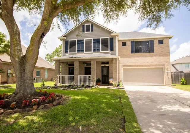 Photo 1 of Single family home for sale at 901 Bay Area Blvd, League City, TX 77573 | MLS# 37087810 | Listing updated on 2026-09-19