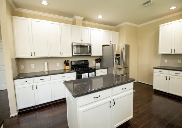 Photo 4 of Single family home for sale at 901 Bay Area Blvd, League City, TX 77573 | MLS# 37087810 | Listing updated on 2026-09-19