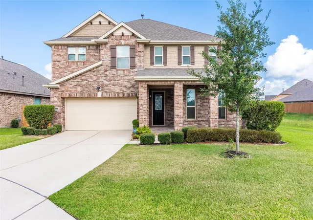 Photo 1 of Single family home for sale at 2833 Mezzomonte Ln, League City, TX 77573 | MLS# 33979090 | Listing updated on 2026-08-09